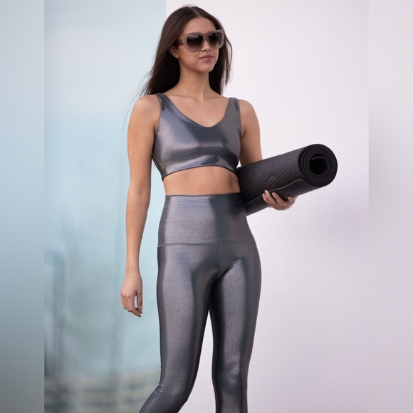 EMILY HSU GUNMETAL SHIMMER METALLIC V CROP TOP BRA SMALL URBAN ACTIVEWEAR - Picture 1 of 11